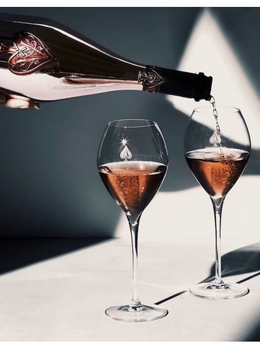 ARMAND DE BRIGNAC Set 2 Gläser 28.5 cl & Giftbox Ace of Spades Rosé - 75 cl ARMAND DE BRIGNAC Set 2 Gläser 28.5 cl & Giftbox Ace of Spades Rosé - 75 cl