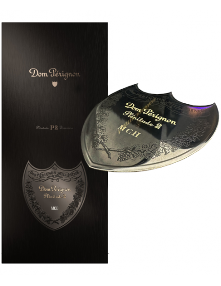 Dom Pérignon Individuelles Metallschild für P2 Giftbox - maximal 3 Buchstaben Dom Pérignon Individuelles Metallschild für P2 Giftbox - maximal 3 Buchstaben