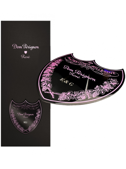 Dom Pérignon Bouclier en métal personnalisé pour coffret Rosé - 3 lettres maximum Dom Pérignon Bouclier en métal personnalisé pour coffret Rosé - 3 lettres maximum