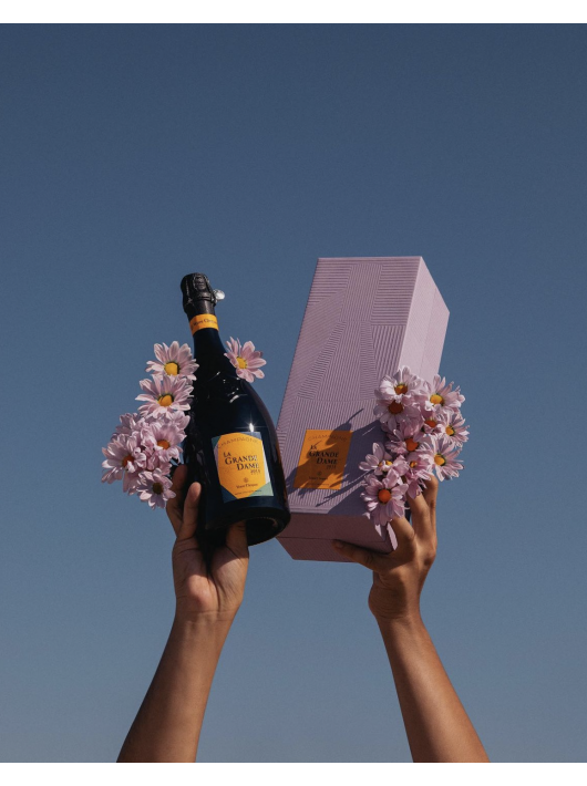 Veuve Clicquot La Grande Dame Brut BY Paola Paronetto Vintage 2015 - 75 cl Veuve Clicquot La Grande Dame Brut BY Paola Paronetto Vintage 2015 - 75 cl