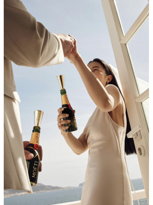 Moët & Chandon Giftbox 6 Mini Flûtes & 6 Mini Moët - 6 x 20 CL Moët & Chandon Giftbox 6 Mini Flûtes & 6 Mini Moët - 6 x 20 CL