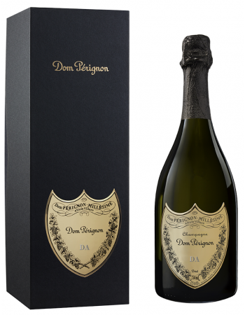 Dom Pérignon Vintage 2015 Giftbox & Bouteille personnalisées avec gravures sur boucliers en métal - 75 cl