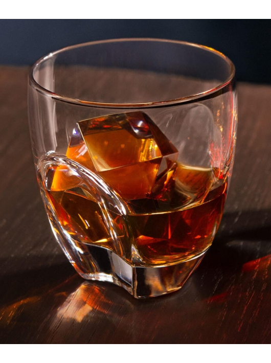 Cognac Hennessy 2 Verres hennessy BY T. BASTIDE Cognac Hennessy 2 Verres hennessy BY T. BASTIDE