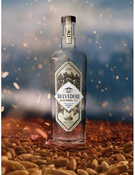 Belvedere Vodka Set 2 glasses & Heritage 176 - 40% - 70 CL Belvedere Vodka Set 2 glasses & Heritage 176 - 40% - 70 CL