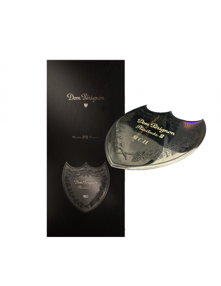 Dom Pérignon P2 Vintage 2006 Giftbox & Bouteille personnalisés avec gravures sur boucliers en métal - 75 cl Dom Pérignon P2 Vintage 2006 Giftbox & Bouteille personnalisés avec gravures sur boucliers en métal - 75 cl