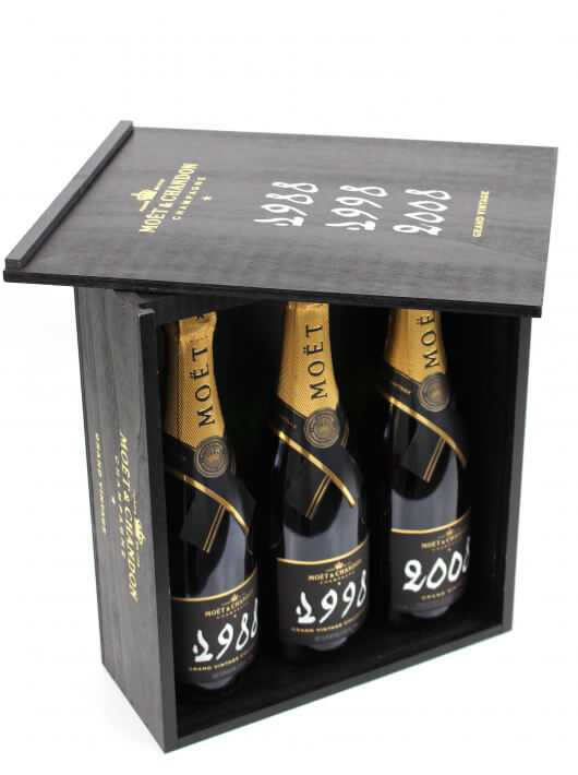 Moët & Chandon 3 x BOTTLES GRAND VINTAGE 1988, 1998 & 2008 - 3 x 75 cl Moët & Chandon 3 x BOTTLES GRAND VINTAGE 1988, 1998 & 2008 - 3 x 75 cl