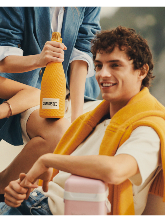 Veuve Clicquot "PERSONALIZE ME" Brut Yellow Label Ice Jacket - 75 cl Veuve Clicquot "PERSONALIZE ME" Brut Yellow Label Ice Jacket - 75 cl