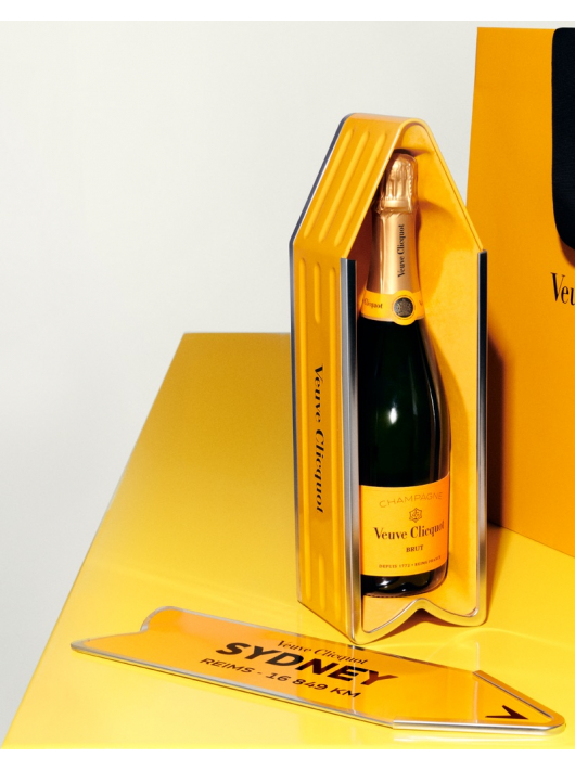Veuve Clicquot Personalisierte Metal Geschenkbox "ARROW" Yellow Label Brut - 75 cl Veuve Clicquot Personalisierte Metal Geschenkbox "ARROW" Yellow Label Brut - 75 cl