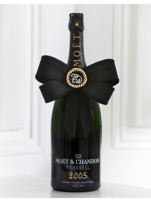 Moët & Chandon X PHARRELL WILLIAMS Grand Vintage 2003 Magnum Wooden Box - 150 cl Moët & Chandon X PHARRELL WILLIAMS Grand Vintage 2003 Magnum Wooden Box - 150 cl