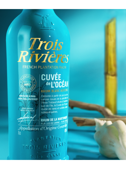 RHUM TROIS RIVIÈRES Set 2 verres & Blanc Cuvée L'Océan- 42% - 70 CL RHUM TROIS RIVIÈRES Set 2 verres & Blanc Cuvée L'Océan- 42% - 70 CL