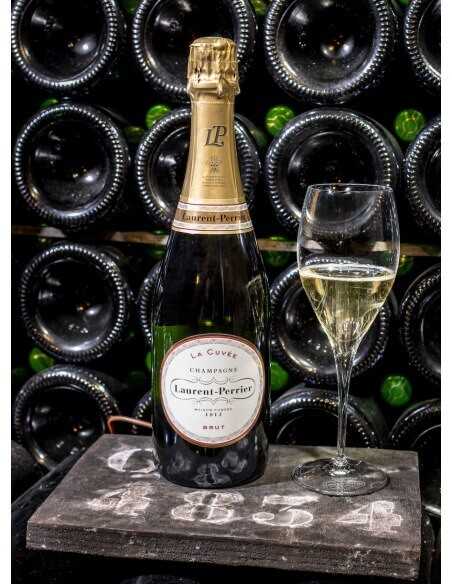 Laurent-Perrier La Cuvée & 2 Glasses, Limited Edition Giftbox - 75 cl