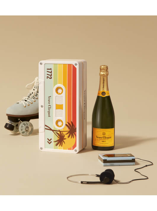 Veuve Clicquot Yellow Label Retro Chic Tape "California" - 75 CL Veuve Clicquot Yellow Label Retro Chic Tape "California" - 75 CL