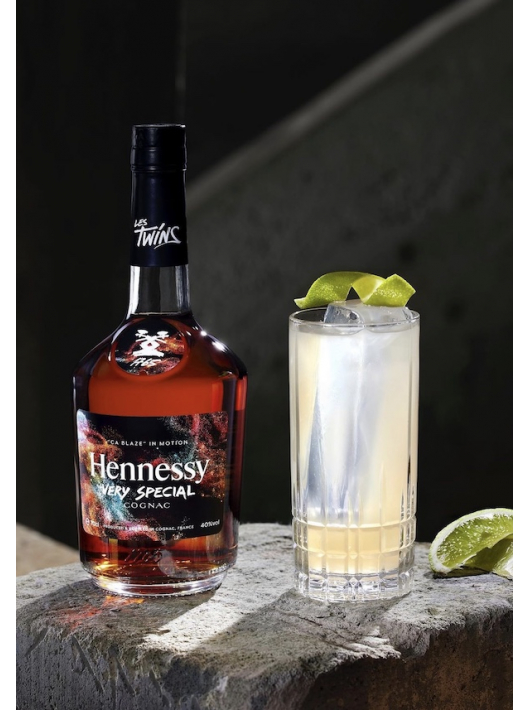 Cognac Hennessy VERY SPECIAL "CA BLAZE" LES TWINS LIMITED EDITION - 40% - 70 CL Cognac Hennessy VERY SPECIAL "CA BLAZE" LES TWINS LIMITED EDITION - 40% - 70 CL