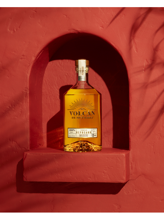 TEQUILA VOLCAN RESERVA REPOSADO - 40% - 70 CL TEQUILA VOLCAN RESERVA REPOSADO - 40% - 70 CL